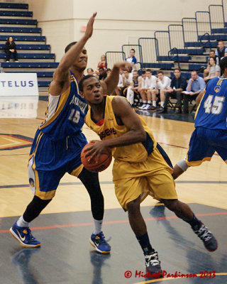 Queen's vs Laurentian 07373 copy.jpg