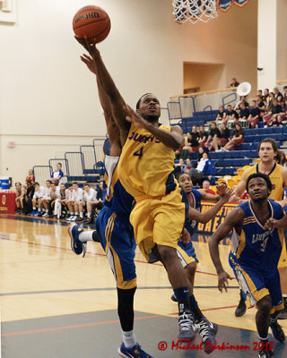 Queen's vs Laurentian 07375 copy.jpg