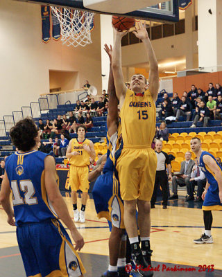 Queen's vs Laurentian 07382 copy.jpg