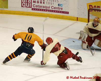 Queen's vs Royal Military College 09570 copy.jpg
