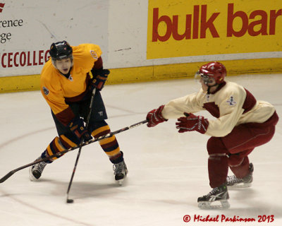 Queen's vs Royal Military College 09597 copy.jpg