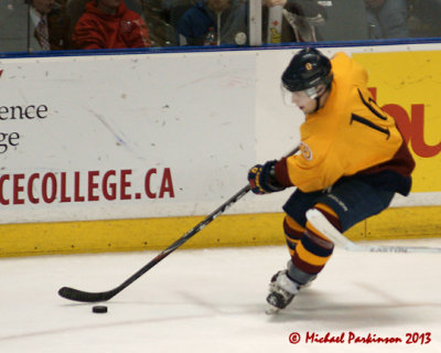 Queen's vs Royal Military College 09609 copy.jpg