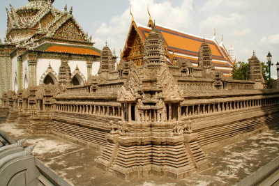 Day--1-Bangkok-Palace-model-Angkor-Wat.jpg