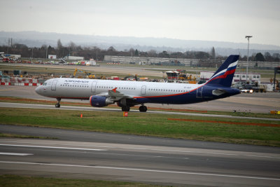 Aeroflot (VP-BUP) Airbus A321 @ Heathrow