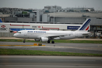 Air France (F-GFKI) Airbus A320 @ Heathrow