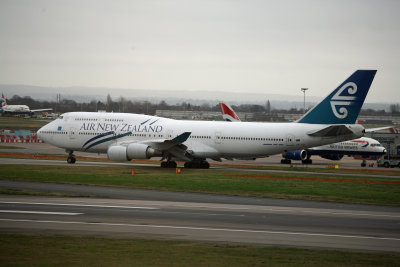 Air New Zealand (ZK-SUI) Boeing 747 @ Heathrow