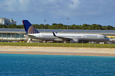 Continental Airlines (N12109) Boeing 757 @ St Maarten, Natherlands Antilles