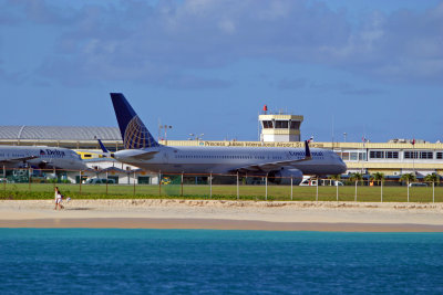 Continental Airlines (N12109) Boeing 757 @ St Maarten, Netherlands Antilles