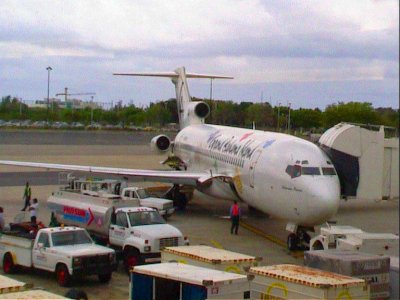 Laker Bahamas Airways (N553NA) Boeing 727 Waiting to board @ Fort Lauderdale to Bahamas