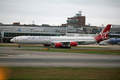 Virgin Atlantic (G-VRED) Airbus A340 @ Heathrow
