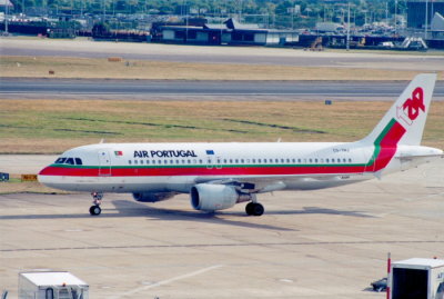 Air Portugal (CS-TNJ) Airbus A320 @ Heathrow