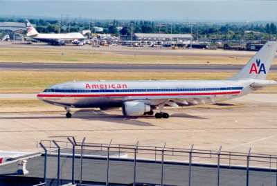 American (N14065) Airbus A300 @ Heathrow