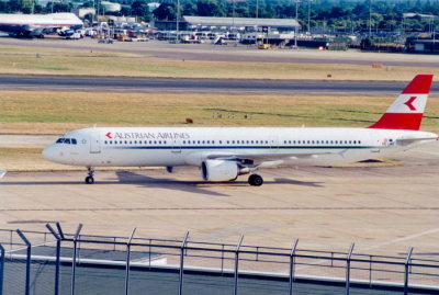 Austrian (OE-LBC) Airbus A321 @ Heathrow