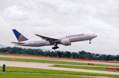 Continental (N78002) Boeing 777 @ Manchester