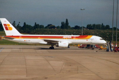 Iberia (EC-FEE) Boeing 757 @ Birmingham