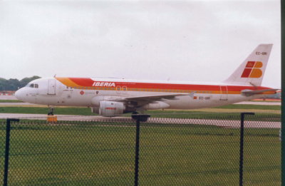 Iberia (EC-GRI) Airbus 320 @ Manchester