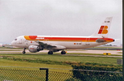 Iberia (EC-GRI) Airbus A320 @ Manchester