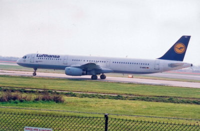 Lufthansa (D-AIRS) Airbus A321 @ Manchester