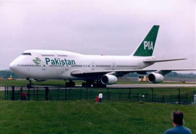 Pakistan International Airlines (AP-BFU) Boeing 747 @ Manchester 29.05.1999