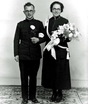 1938 - Captain & Mrs Warne