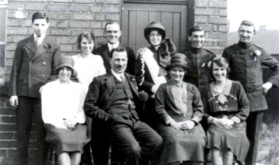 1930 Circa - Reg Keats & Lily Keats (nee Crawford) Wedding Family