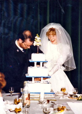 1986 February 15th - Edward & Caroline's Whittaker Wedding - Cutting the cake @ the Reception