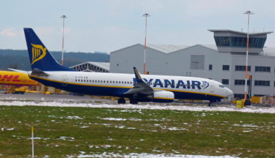 Ryanair (EI-DYN) Boeing 737 @ East Midlands