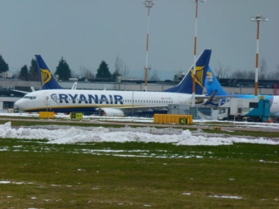 Ryanair (EI-ESL) Boeing 737 @ East Midlands