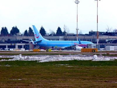 Thomson (G-FDZW Boeing 737 @ East Midlands