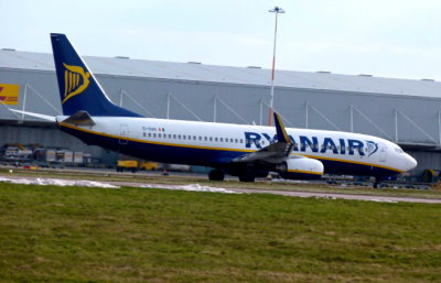 Ryanair (EI-DAN) Boeing 737 @ East Midlands