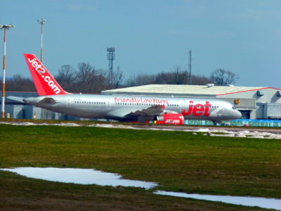 Jet 2 (G-LSAJ) Boeing 757 @ East Midlands