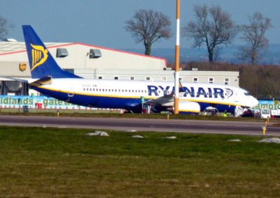 Ryanair (EI-ESL) Boeing 737 @ East Midlands