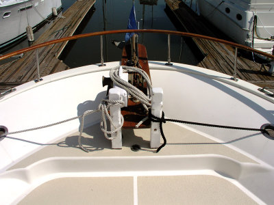 Foredeck with Anchor-Pulpit.jpg
