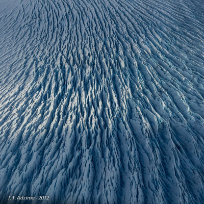 Unusal pattern on glacier