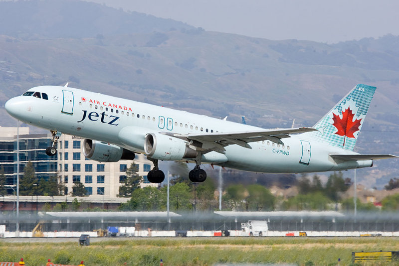 Air Canada Jetz Airbus A320-211 C-FPWD