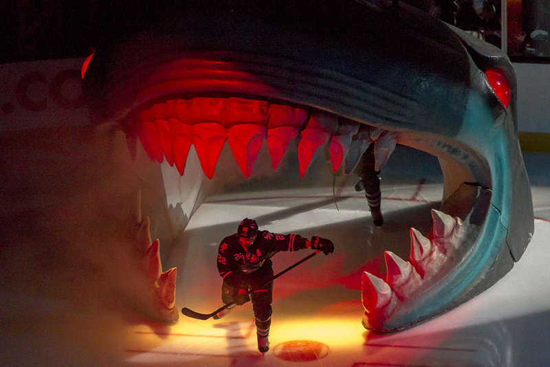 Dan Boyle skating through the Shark head  BH2D3227.jpg