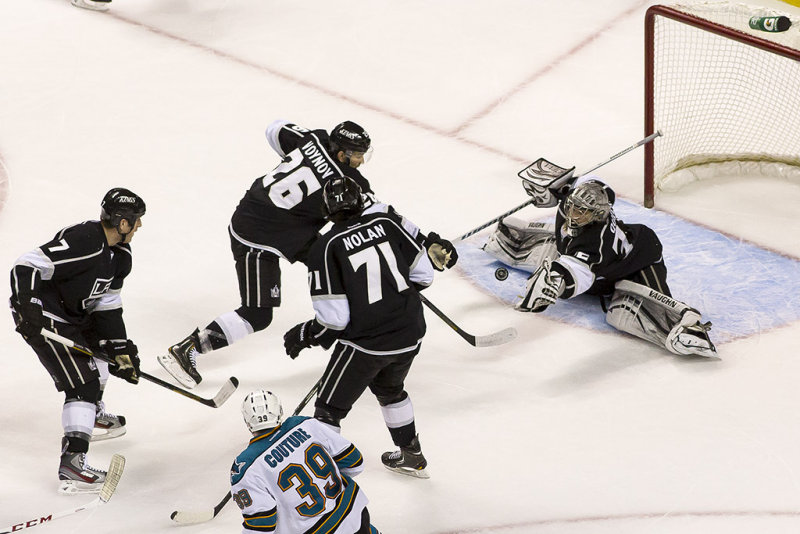 Save by Jonathan Quick on Logan Couture  