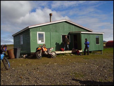 Leppistungur. Skálavörðurinn var að gera klárt fyrir að mála.