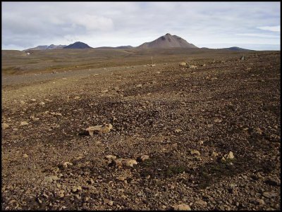 En þegar landslagið var skoðað þá passaði það ekki við kortið. Skyldi kortið vera vitlaust?