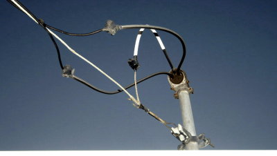 Power Cables from Pole to Roof Header - Photo 1