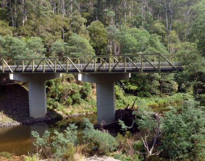 Road bridge at Thomson