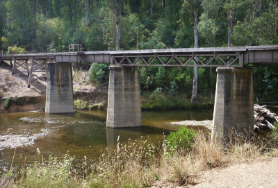 Rail bridge at Thomson