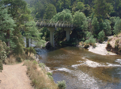 Thomson River road bridge