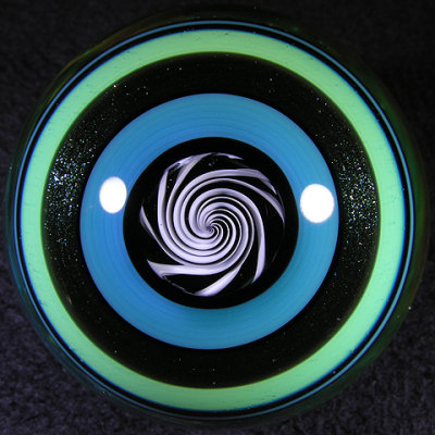 Glass master Eush brought this thrilling collab together. Beau's side here is PERRRRFECT!!!