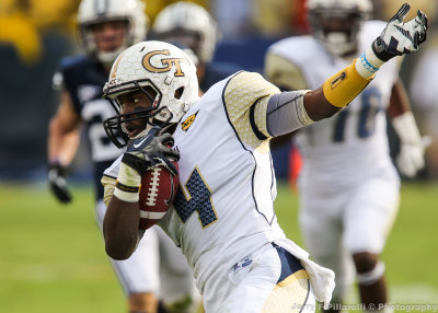 Georgia Tech DB Golden along the sideline during a second quarter kickoff return