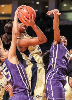 Yellow Jackets F Jasmine Blain takes a shot in traffic