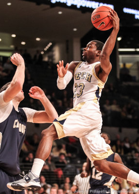 Yellow Jackets G Reed glides to the basket