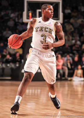 Georgia Tech F Georges-Hunt brings the ball up court