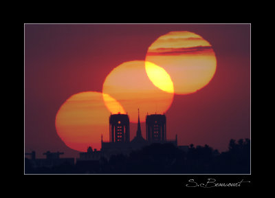 Lever de Soleil sur la cathdrale de Reims