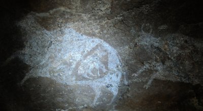 0493 Pachmarhi cave paintings 2-3.jpg